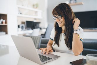 freelancer in Ukraine working on laptop and managing international payments